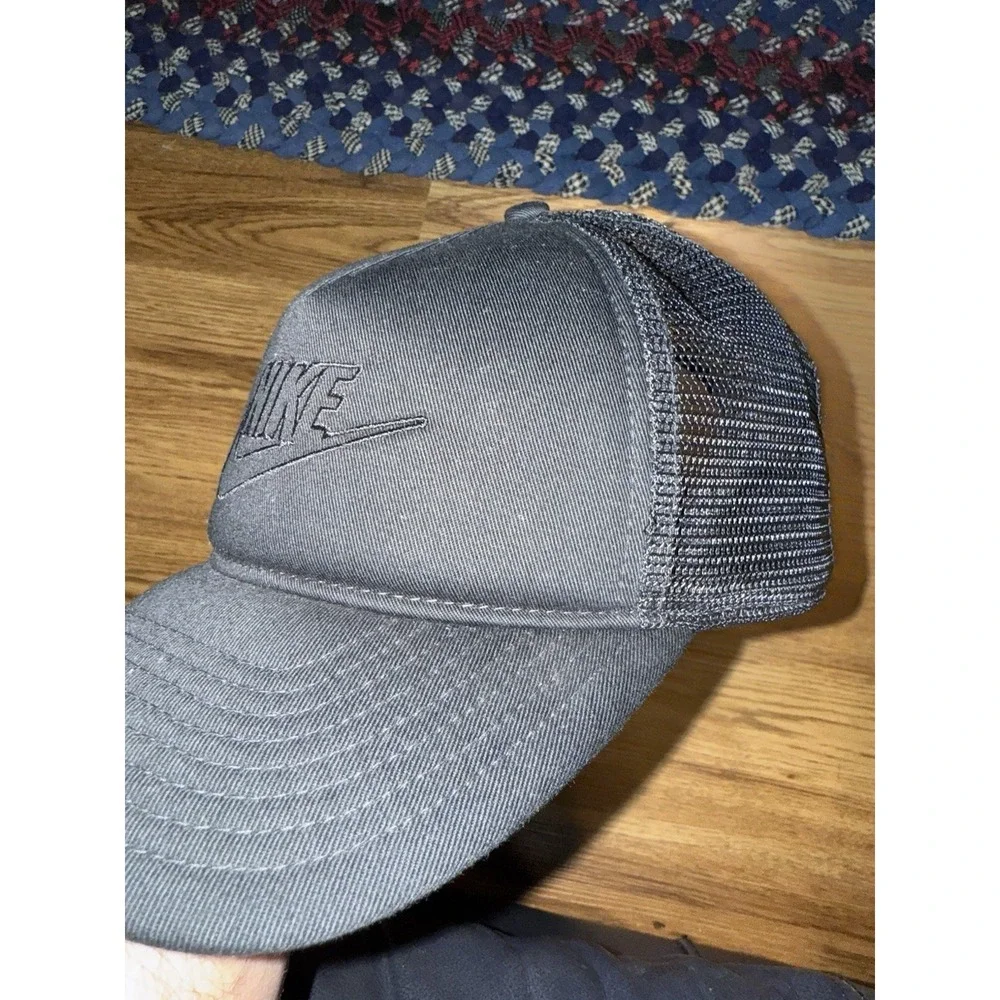 NIKE Classic99 Futura Trucker Hat‎ Cap (Adult SnapBack) Triple Black